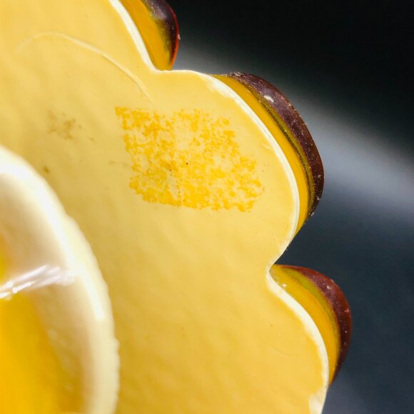 Vintage 70s Sunflower Lucite Acrylic Napkins Holder: Retro Flower Power Kitchen - Picture 7 of 12